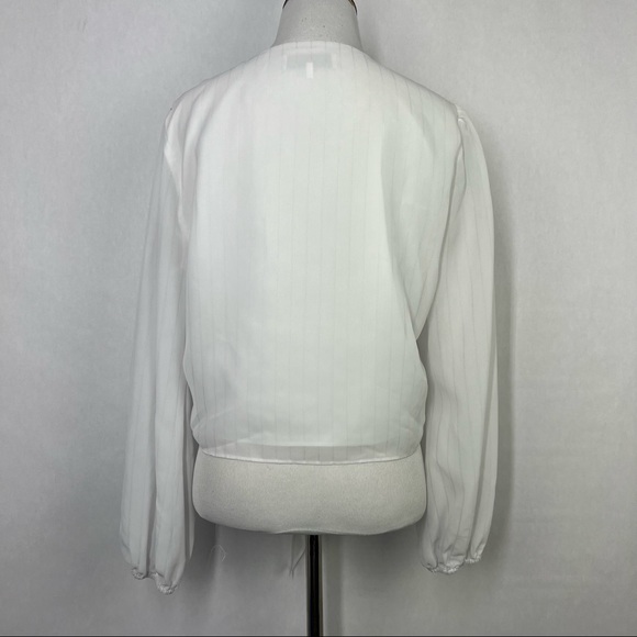 WAYF White Women’s V neck Sheer Lace Long Sleeve Front tie knot Size Medium - Picture 5 of 6